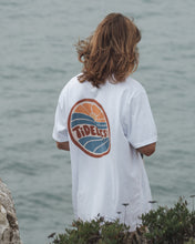 Load the image into the gallery viewer, SURFING TIDELESS TEE
