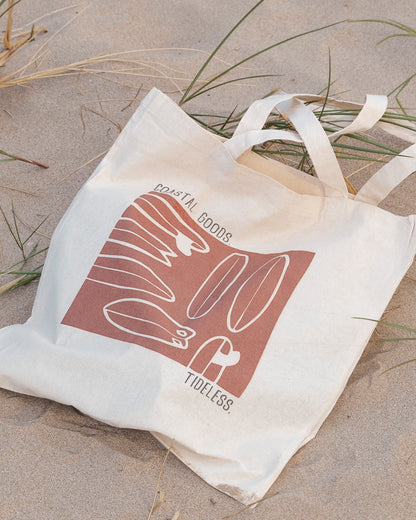 Der perfekte Jutebeutel für Beach Days. Tideless versorgt Euch mit nachhaltigen Coastal Goods aus organischer Bio-Baumwolle.